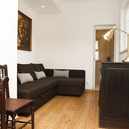 Cushy Apartment With Garden In エストリル エクステリア 写真