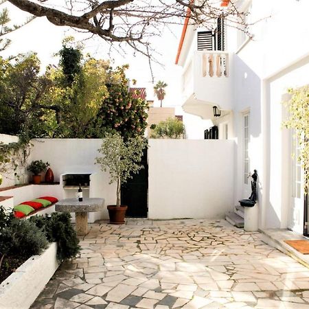 Cushy Apartment With Garden In エストリル エクステリア 写真