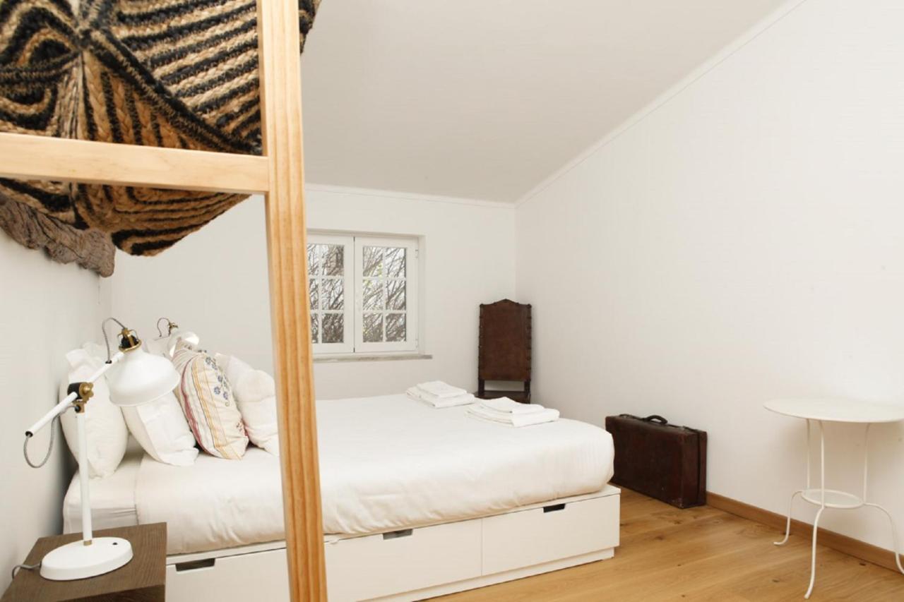 Cushy Apartment With Garden In エストリル エクステリア 写真