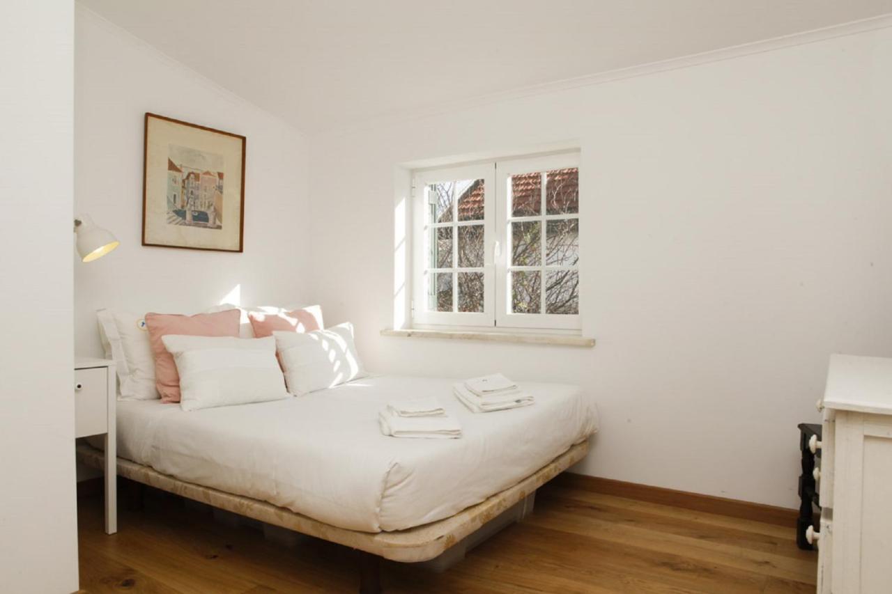 Cushy Apartment With Garden In エストリル エクステリア 写真