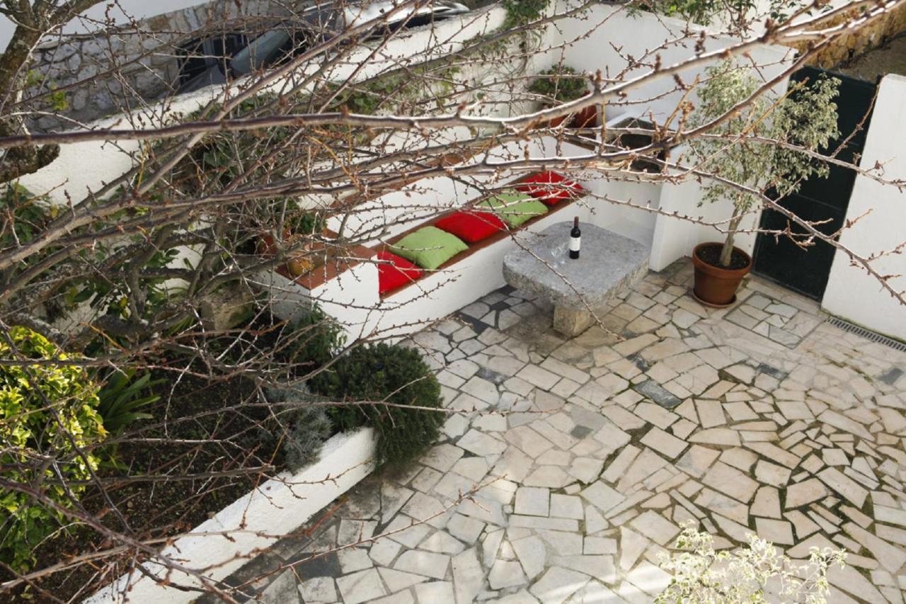 Cushy Apartment With Garden In エストリル エクステリア 写真