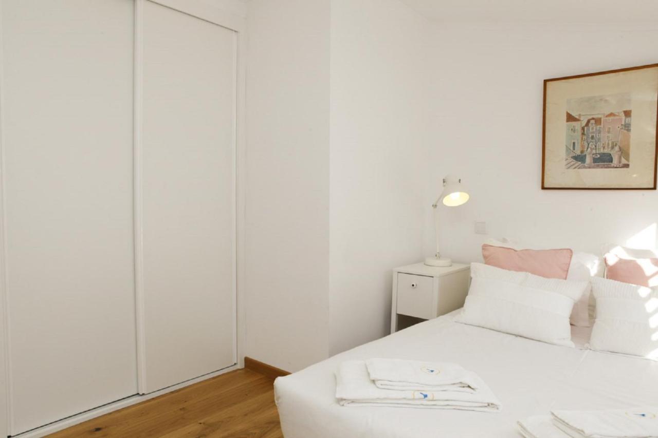 Cushy Apartment With Garden In エストリル エクステリア 写真