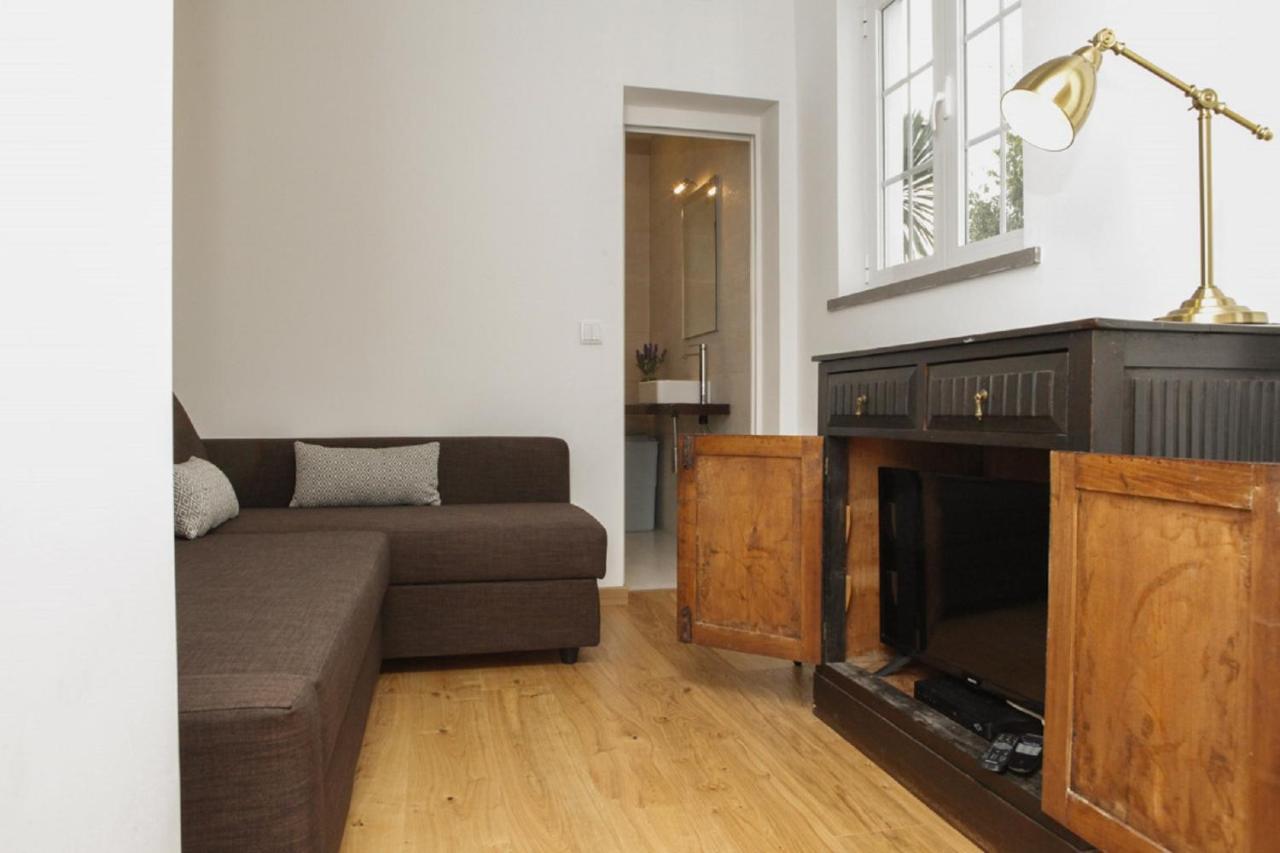Cushy Apartment With Garden In エストリル エクステリア 写真