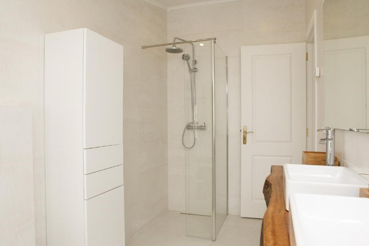 Cushy Apartment With Garden In エストリル エクステリア 写真